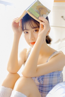 摸腿吻戏